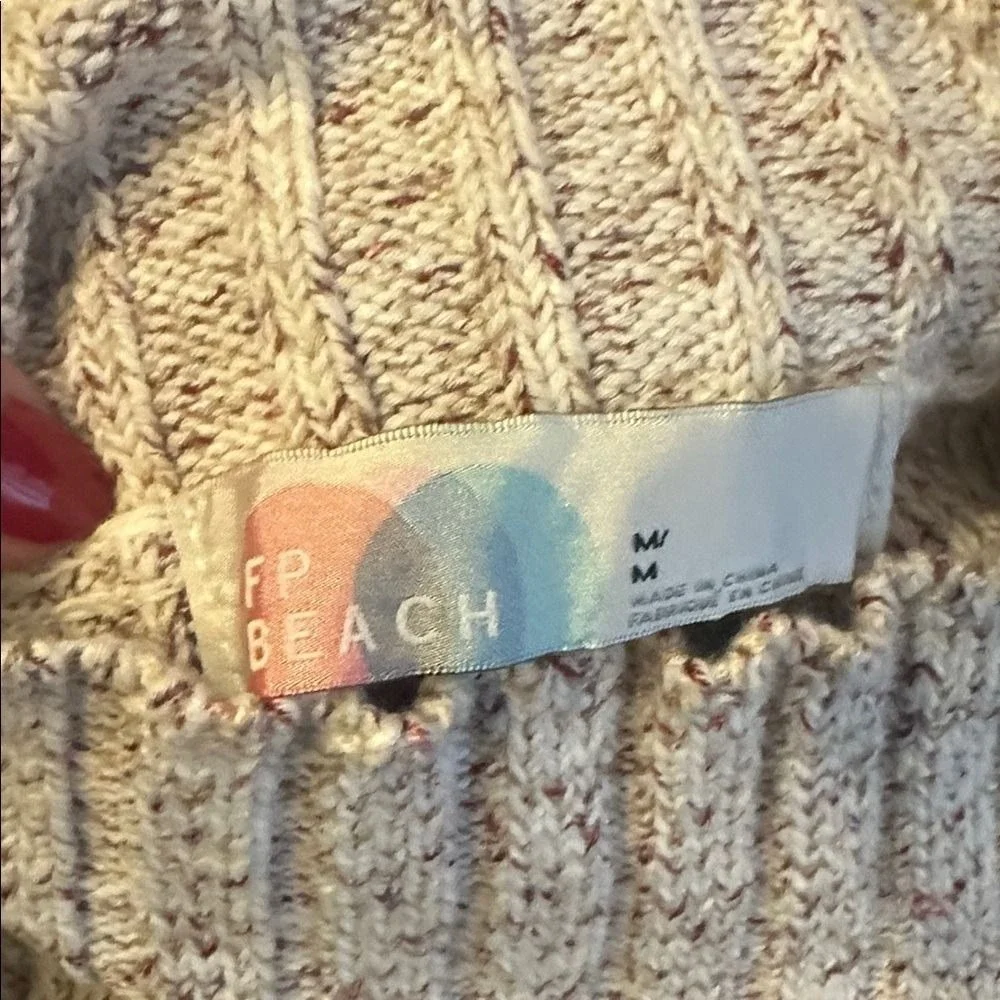 Free‎ People Beach Size Medium Cozy Beige Knit Turtleneck Sweater
